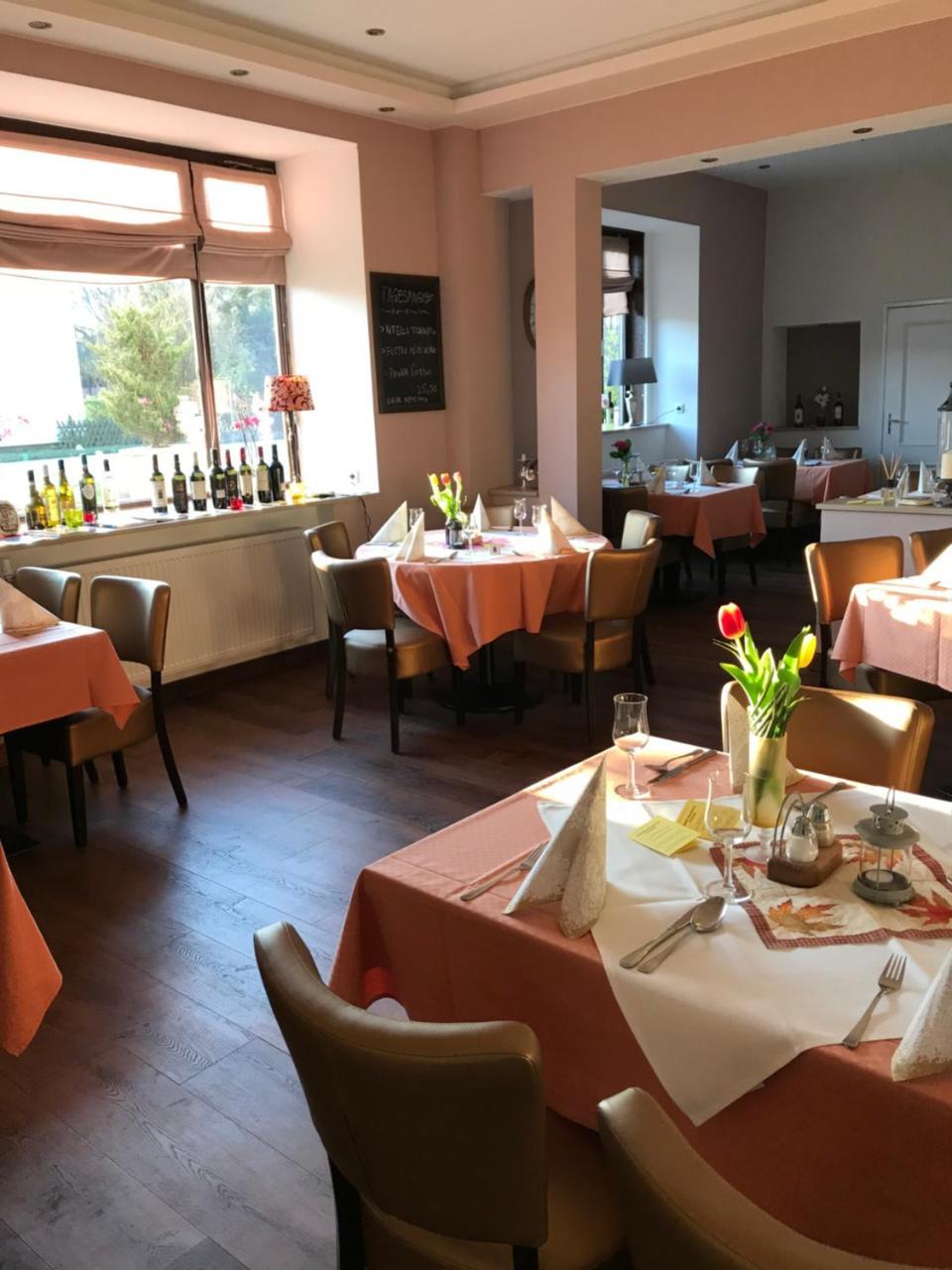 Teramo Restaurant Hotel Muehlenstein Bienenbuettel Eksteriør bilde